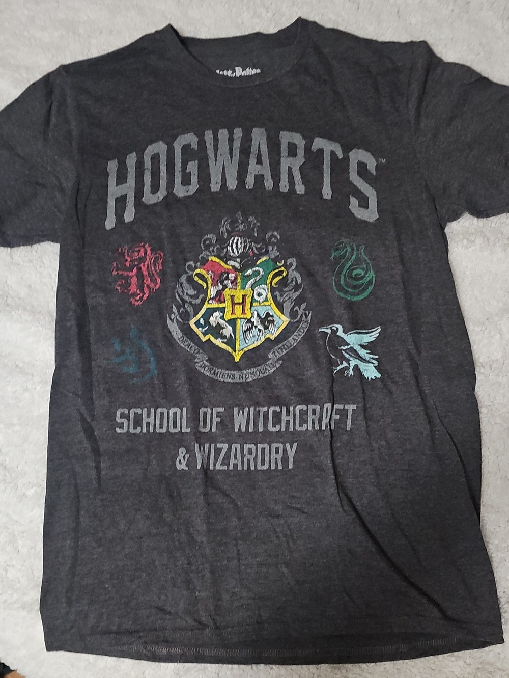 Warner Bros. Hogwarts Crest Kids T-Shirt - Charcoal Gray
